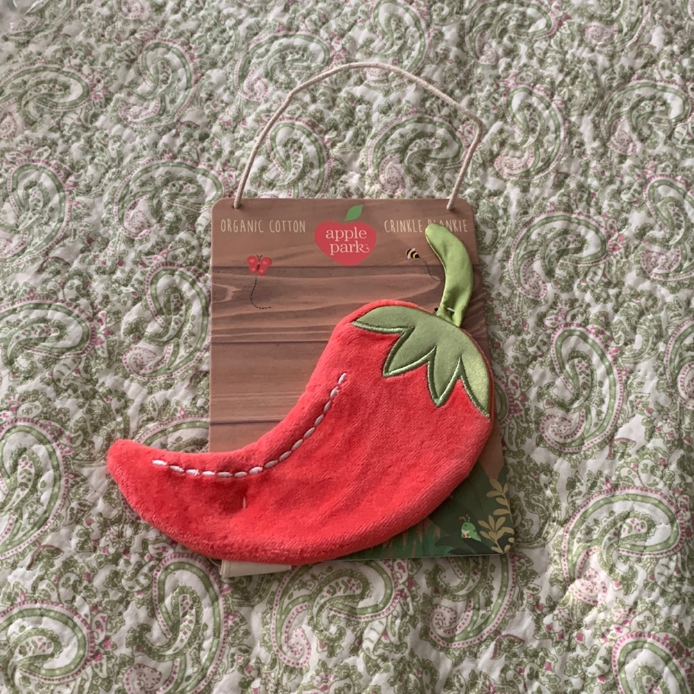 Apple Park pepper crinkle toy
